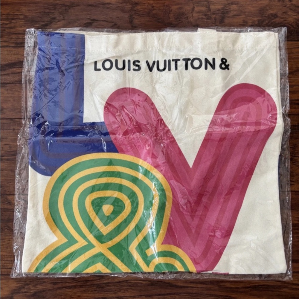Louis Vuitton Limited Edition Shenzhen Museum Exhibition Canvas Tote New - Picture 2 of 7